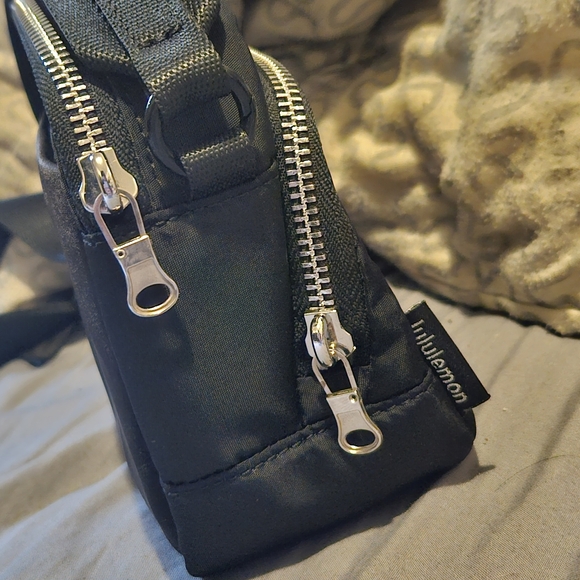 [ALTERED] Lululemon Everywhere Bag (please read and see pictures) - Picture 8 of 12